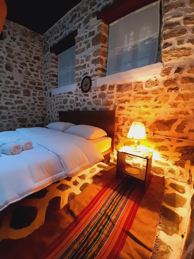 Hostel Gorica'S Bridge Hotel Berat