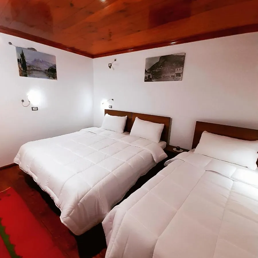 Gorica'S Bridge Hotel Berat Hostal