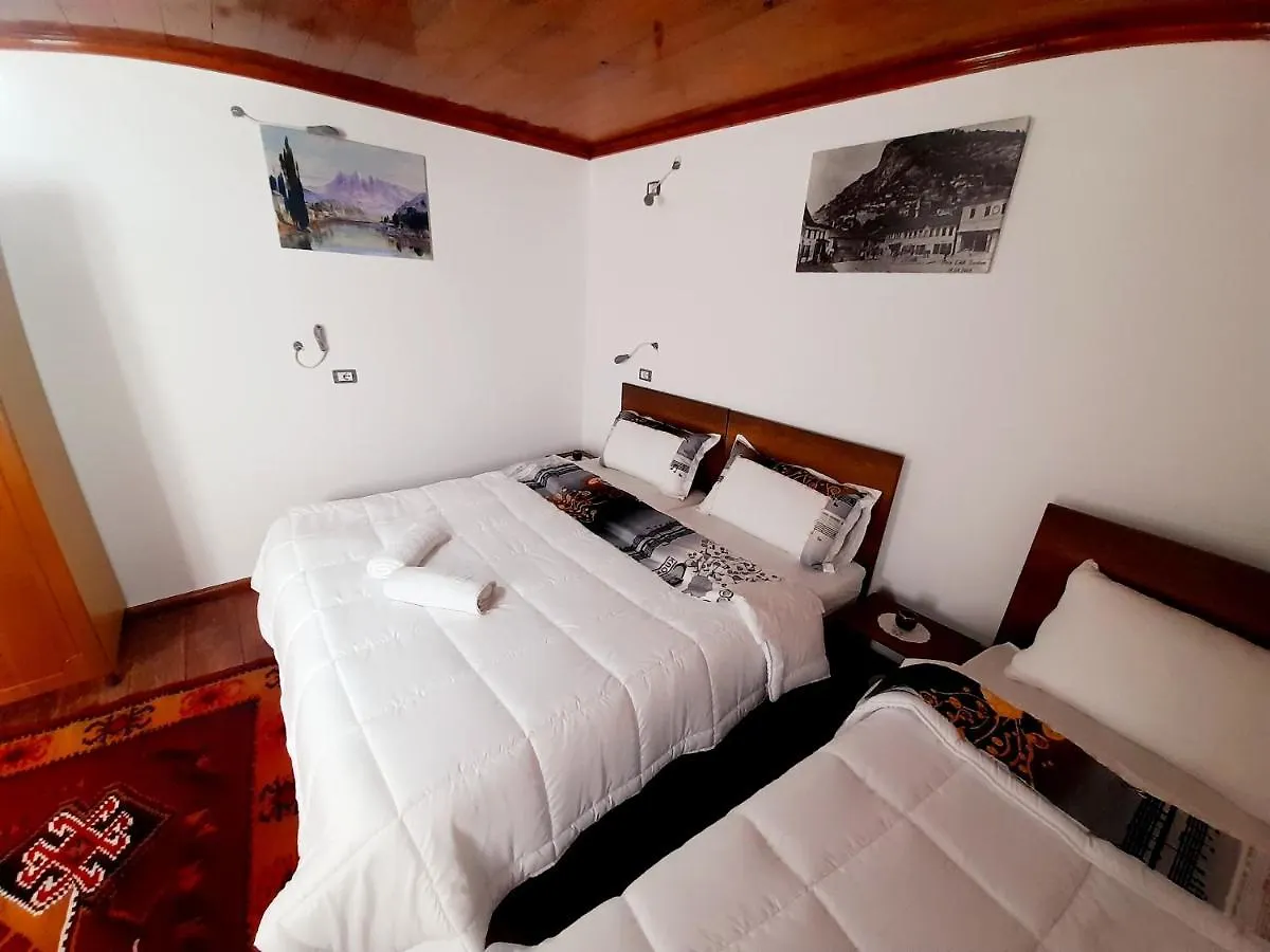 Gorica'S Bridge Hotel Berat Hostal