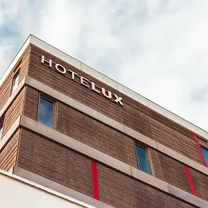 https://hotelux-amsterdam-airport-hotel.amsterdamhotelsnl.com